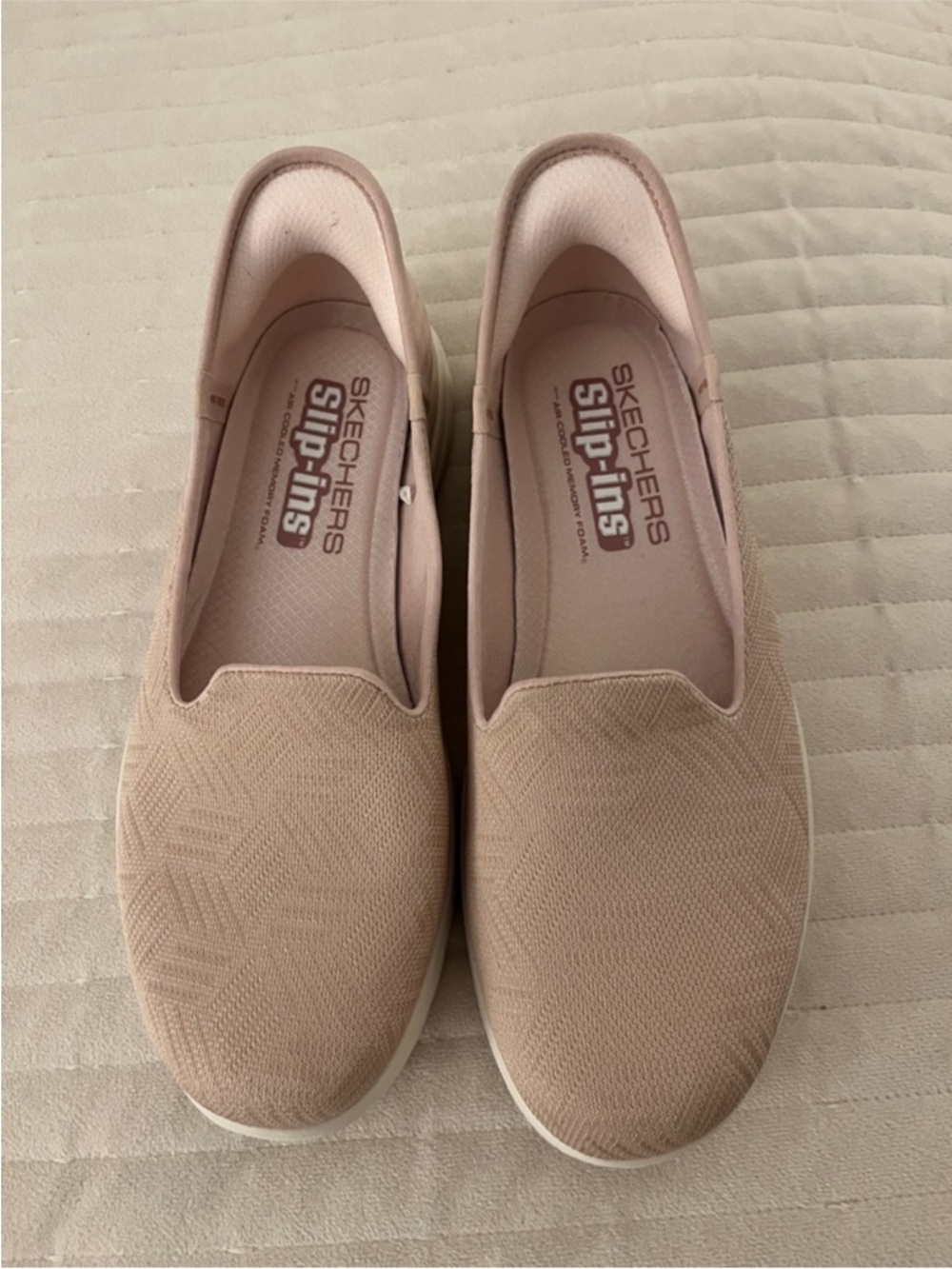 Skechers Women's Hands Free Slip-Ins Lightweight Slip-On Sneakers - Light Pink